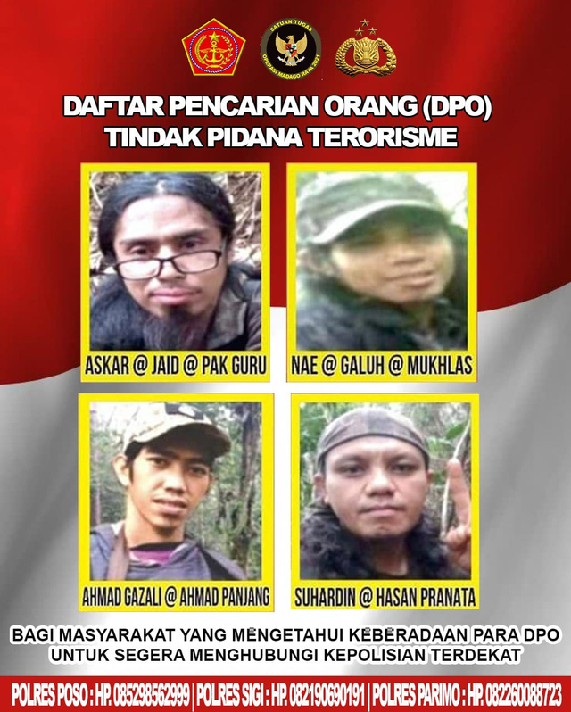 
 Satgas Operasi Madago Raya Sebar Baliho 4 DPO Teroris Poso