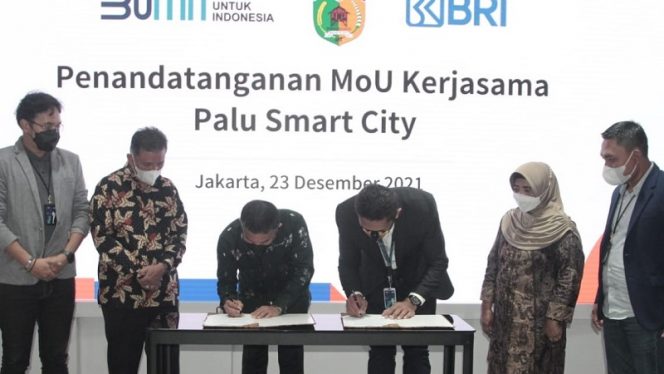 
 Pemerintah Kota Palu bersama BRI Tbk Cabang Palu melaksanakan penandatangan MoU kerjasama Palu Smart City (Kota Cerdas). Foto: Humas Pemkot Palu