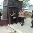 Kapolda Sulteng, Irjen Pol Rudy Sufahriadi mengecek keamanan di Pos jaga Markas Polda Sulteng, Rabu, 7 Desember 2022. Foto: Istimewa