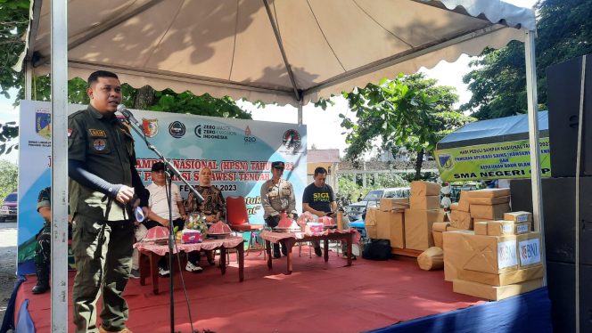
 Kepala Dinas Lingkungan Hidup (DLH) Kota Palu, M Arif Lamakarate menghadiri acara Hari Peduli Sampah Nasional Tingkat Provinsi Sulawesi Tengah tahun 2023 di Taman Pujasere Tinggede Jalan Tavanjuka Mas, Selasa 28 Februari 2023. Foto : Humas Pemkot Palu
