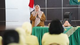 Wakil Wali Kota Palu, dr Reny Lamadjido saat jadi narasumber di pertemuan rutin Ikatan Adhyaksa Dharmakarini Wilayah Sulawesi Tengah, di Kantor Kejati Sulteng, Selasa, 31 Januari 2023. Foto: Pemkot Palu