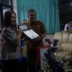 Wali Kota Palu Hadianto Rasyid menerima kunjungan pimpinan kantor Cabang PT Bank Ina Perdana Tbk Kota Palu, Olviany Dowah diruang kerjanya, Jl Balai Kota, Kelurahan Tanamodindi/kumparan palu poso