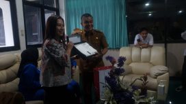 Wali Kota Palu Hadianto Rasyid menerima kunjungan pimpinan kantor Cabang PT Bank Ina Perdana Tbk Kota Palu, Olviany Dowah diruang kerjanya, Jl Balai Kota, Kelurahan Tanamodindi/kumparan palu poso