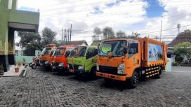 Armada pengangkut sampah baru yang akan dioperasikan di Kota Jogja, Kamis (16/2/2023). Foto: Len/Tugu Jogja