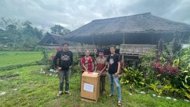 Komunitas Relawan Roa jaga Roa menyerahkan bantuan 1 unit alat konsentrator oksigen kepada Lembaga Adat Desa Toro, Kecamatan Kulawi, Kabupaten Sigi, Rabu (01/03/2023). Foto : Komunitas Roa Jaga Roa