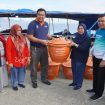 Pemerintah Kota Palu melalui Wakil Wali Kota Palu Reny A Lamadjido secara simbolis menerima 25 unit tempat sampah dari Poltekkes Kemenkes Palu. Foto : humas Pemkot Palu