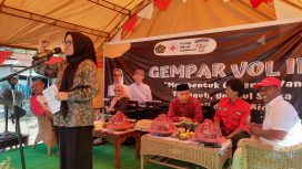 Sekda Kota Palu Irmayanti Pettalolo saat membuka Lomba Palang Merah Remaja (Gempar) se-Kota Palu. Foto : Humas Pemkot Palu