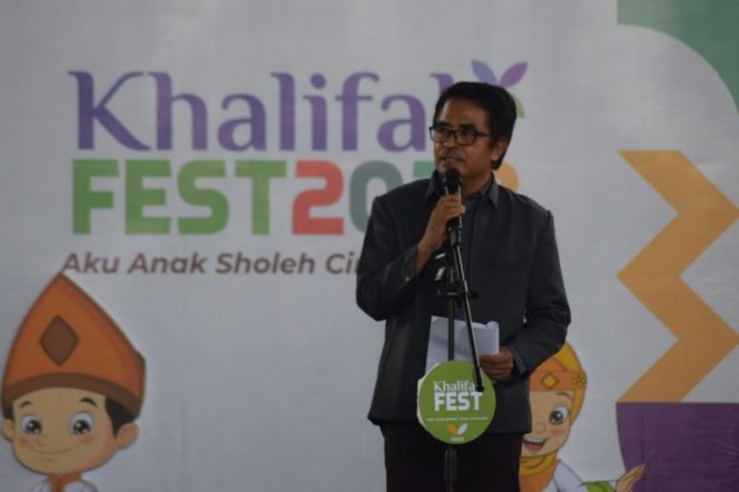 
 Kepala Dinas Pendidikan dan Kebudayaan Kota Palu, Hardi secara resmi membuka pelaksanaan Khalifah Fest 2023 di SD Islam Khalifah. Foto : Humas Pemkot Palu