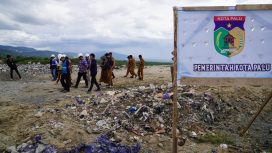 Wali Kota Palu Hadianto Rasyid saat meninjau proses Revitalisasi TPA Kawatuna. Foto : Humas Pemkot Palu