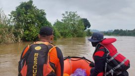 Tim SAR Gabungan saat melakukan pencarian korban hilang di Morut. Foto : Humas Basarnas Palu