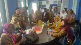 Dinkes Parimo menggelar rapat terkait sanksi kepada Rinto dan dua rekannya. Foto: istimewa