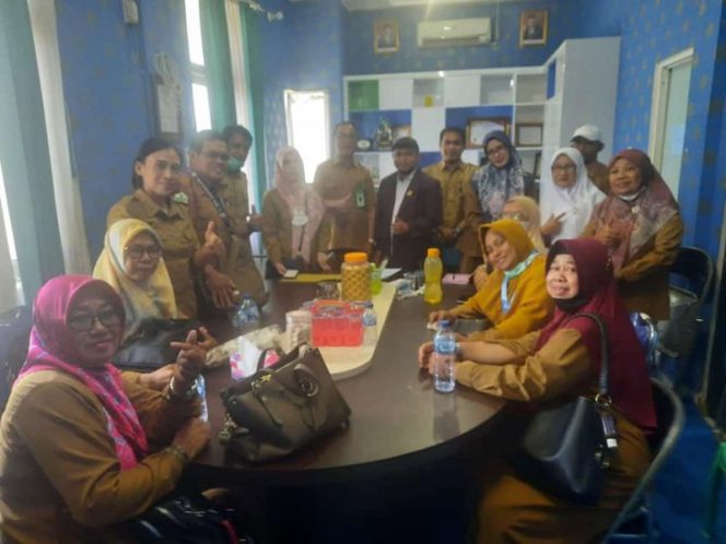 
 Dinkes Parimo menggelar rapat terkait sanksi kepada Rinto dan dua rekannya. Foto: istimewa