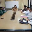 Asisten II bidang Perekonomian dan Pembangunan Husaema saat melepas Kafilah Pekan Tilawatil Qur'an Nasional di ruangannya. Foto: Humas Pemkot Palu
