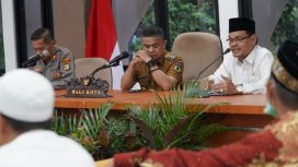 Wali Kota Palu Hadianto Rasyid saat melepas Tim Silaturahim Ramadhan 1444 Hijriah Pemerintah Kota Palu. Foto: Humas Pemkot Palu