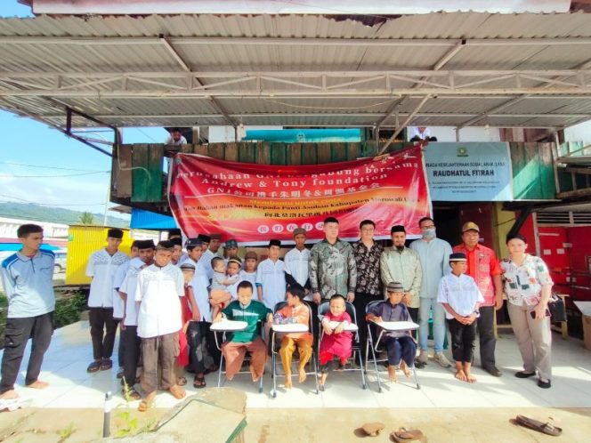 
 PT Gunbuster Nickel Industry kembali mengucurkan bantuan CSR kepada dua panti asuhan binaannya di Desa Kolonodale. Foto: Humas PT GNI