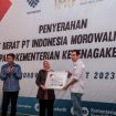 PT IMIP hibahkan 10 alat berat kepada Kemnaker RI. Foto: Humas IMIP