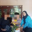 Kelurahan Kabonena di wakilkan Ketua Pandu Pancasila Kabonena ibu Risna menyalurkan program gerakan segenggam beras kepada anak terindikasi stunting. Foto: Putra M Airlangga