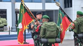 Panglima TNI Laksamana Yudo Margono melepas 840 personil pasukan laba-laba hitam dan pasukan teratai ke perbatasan RI-Papua. Foto: istimewa