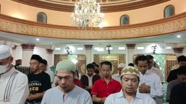 Kepala Pembinaan Mental Kostrad Kolonel Inf Rahman T Leho berkesempatan mengisi tausiah di Masjid At Taqwa di lingkungan Kostrad. Foto: istimewa