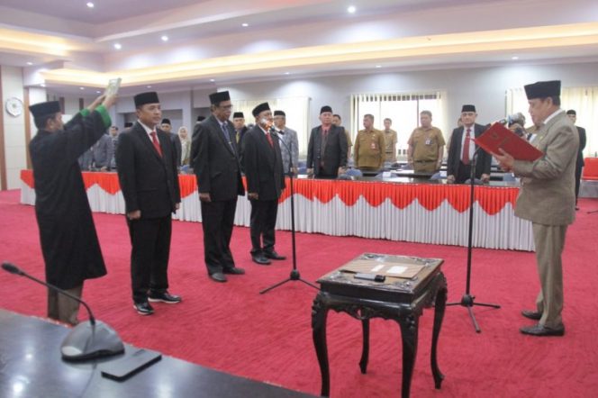 
 Wakil Gubernur Sulteng Ma'mun Amir melantik 3 Eselon II A. Foto: Humas Pemrov Sulteng
