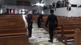 Polda Sulteng Terjunkan Penjinak Bom Sterilkan Gereja di Kota Palu. Foto: Polda Sulteng