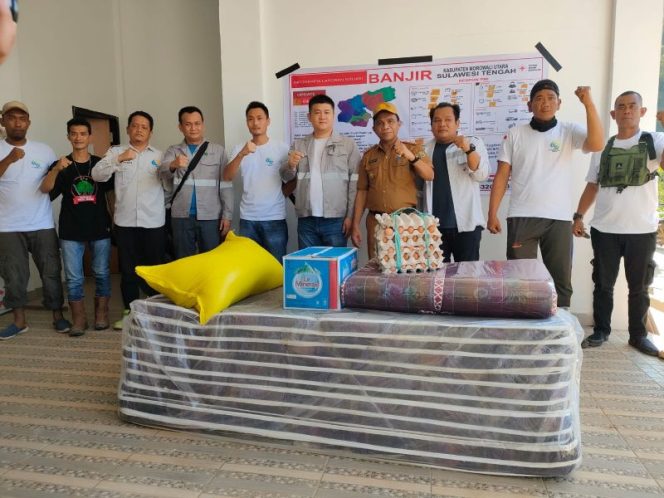 
 PT GNI salurkan bantuan kepada korban banjir di Kabupaten Morowali Utara. Foto: Humas PT GNI
