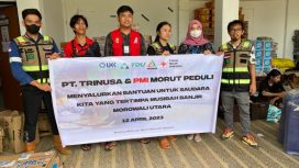 PT Trinusa Dharma Utama (TDU) serahkan bantuan perlengkapan dapur umum untuk korban banjir di kabupaten Morowali Utara. Foto: istimewa