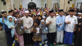 Santri Taman Pengajian Al-Qur'an (TPA) se-Kota Palu menerima bantuan dari Dewan Pengurus Daerah Badan Komunikasi Pemuda Remaja Masjid Indonesia (DPD BKPRMI) Kota Palu. Foto: istimewa