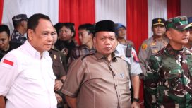Wakil Ketua DPRD Sulteng Muharram Nurdin saat meninjau pos pengamanan mudik lebaran 2023. Foto: Polda Sulteng