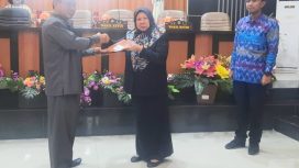 Pemerintah Kota Palu serahkan 3 Ranperda untuk dibahas anggota DPRD Kota Palu. Foto: Humas Pemkot Palu