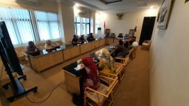 Sekertaris Daerah Kota Palu Irmayanti Pettalolo memimpin rapat persiapan menjelang Festival Raudhah bersamaan dengan Haul Guru tua ke-55. Foto: Humas Pemkot Palu