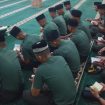 Personel Batalyon Artileri Medan 8 saat Jadi Santri Pesantren An-Nuriyah. Foto: Dok. Kodam V Brawijaya