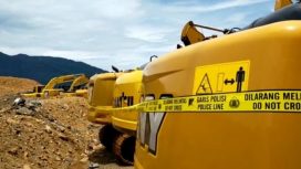 Excavator yang telah disegel kepolisian Polda Sultra. Foto: Sry/kendarinesia