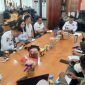Wali Kota Palu Hadianto Rasyid melakukan rapat bersama tim Penilai Kelurahan Mantap. Foto: Humas Pemkot Palu