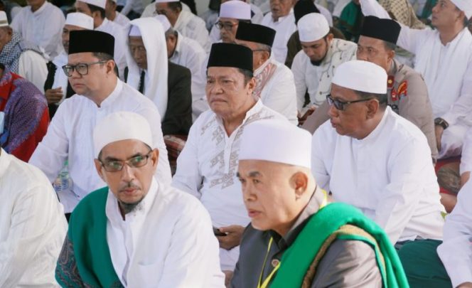 
 Alimuddin Paada saat menghadiri Haul Guru Tua ke-55. Foto: Humas DPRD Sulteng