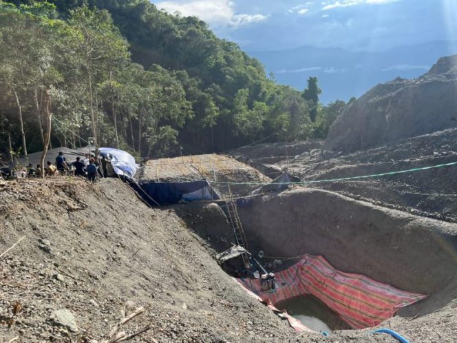 
 Tambang Emas Ilegal di Desa Sidondo I, Kecamatan Sigi Biromaru ditutup paksa oleh pemerintah Kabupaten Sigi. Foto: istimewa