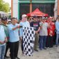Wali Kota Palu Hadianto Rasyid melepas peserta jalan santai di Palu. Foto: Humas Pemkot Palu