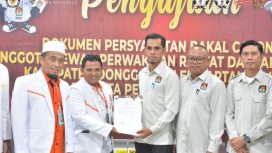 PKS menyerahkan dokumen pendaftaran bacaleg di KPU Donggala. Foto: istimewa