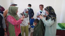 Wakil Wali Kota Palu, dr. Reny A Lamadjido secara resmi membuka acara Sunatan Massal. Foto: Humas Pemkot Palu