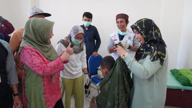 
 Wakil Wali Kota Palu, dr. Reny A Lamadjido secara resmi membuka acara Sunatan Massal. Foto: Humas Pemkot Palu