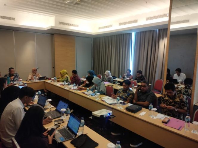 
 Ketua Pansus 1 DPRD Provinsi Sulawesi Tengah Sony Tandra didampingi Sri Indraningsih Lalusu menemui Direktur Bina Perencanaan Tata Ruang Wilayah II Rahma Julianti. Foto: Humas Pemkot Palu