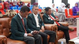 Kepala dinas kesehatan kita palu Lantik pengurus IDI cabang palu.
Foto: Humas Pemkot Palu