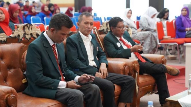 
 Kepala dinas kesehatan kita palu Lantik pengurus IDI cabang palu.
Foto: Humas Pemkot Palu 