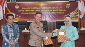 *Kapolda Sulteng Irjen Pol Agus Nugroho tanda tangan MOU dengan KPU Sulteng Misbah*