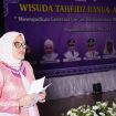 Sekretaris Daerah Kota Palu, Irmayanti Pettalolo menghadiri Wisuda Santri Banua Al-Qur'an ke-2 di Gedung Pogombo, Kota Palu, Sabtu 20 Mei 2023. Foto: Humas Pemkot Palu