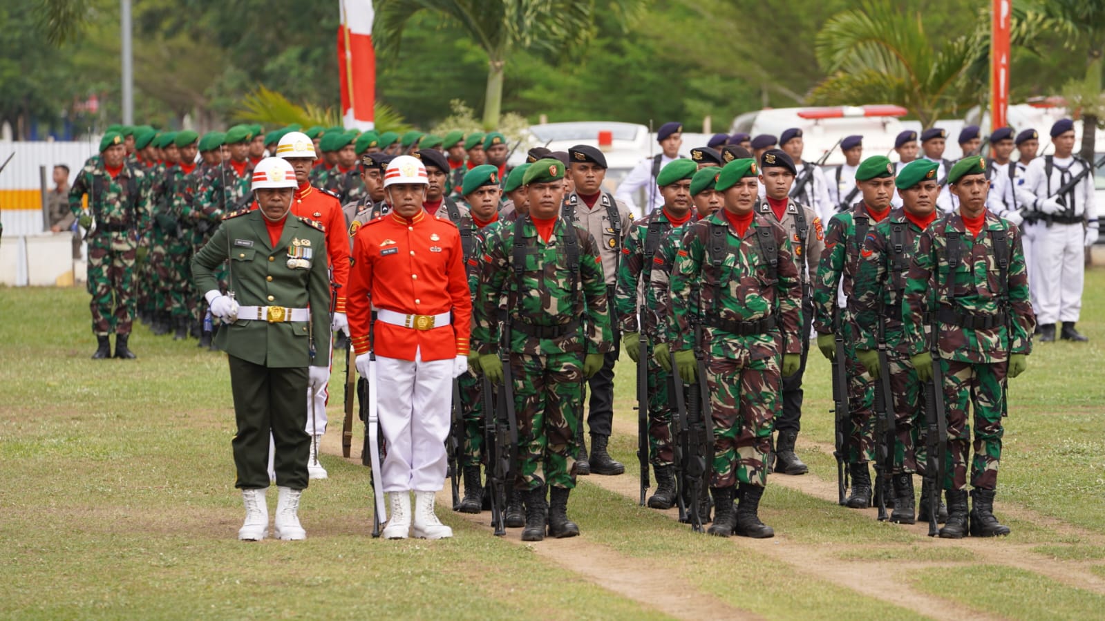 Prajurit TNI Polri saat mengikuti upacara peringatan detik-detik proklamasi kemerdekaan ke-78 Republik Indonesia di Halaman Kantor Wali Kota Palu, Kamis, 17 Agustus 2023. Foto: Dok. Pemkot Palu
