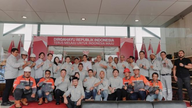 
 Karyawan PT IMIP terima penghargaan terbaik. Foto: Istimewa