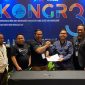 CEO Tempo Digital Wahyu Dhyatmika dan Direktur Bisnis dan Digital Katadata Maryadi resmi menjadi Ketua Umum dan Sekretaris Jenderal Asosiasi Media Siber Indonesia (AMSI) periode 2023-2027. Foto: AMSI