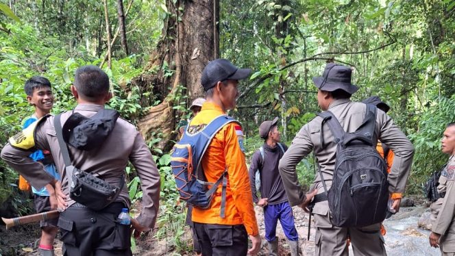 
 Tim SAR gabungan sisir lokasi hilangnya seorang petani di Desa Tanalanto, Kecamatan Torue, Kabupaten Parigi Moutong, Sulawesi Tengah. Foto: Istimewa