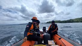 Pencarian nelayan hilang kontak di perirang Banggai Laut oleh Tim SAR, Jumat 25 Agustus 2023. Foto: Istimewa